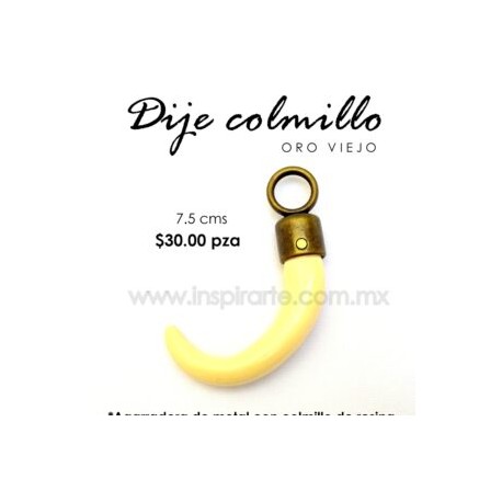 Dije colmillo resina beige